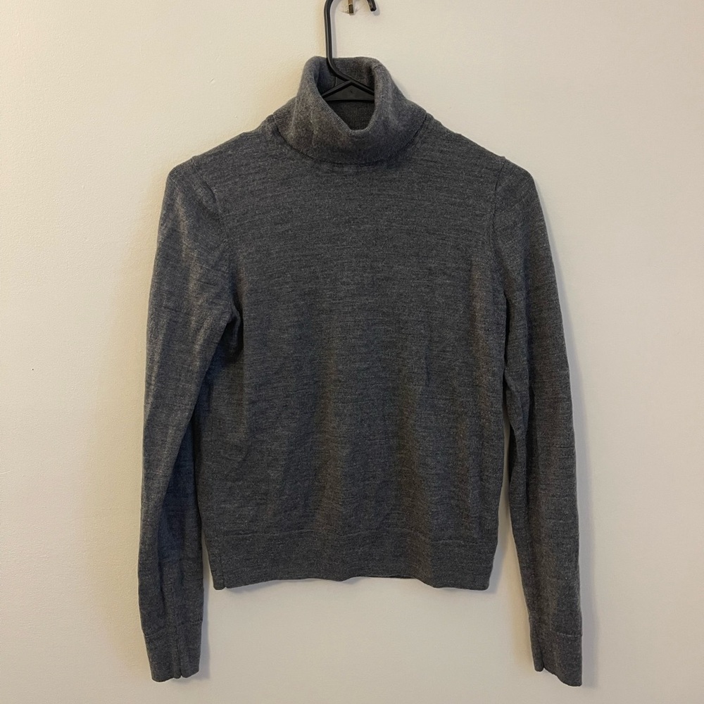 Gap Washable 100% Merino Wool Turtleneck Sweater S Classic Minimalist Base Layer
